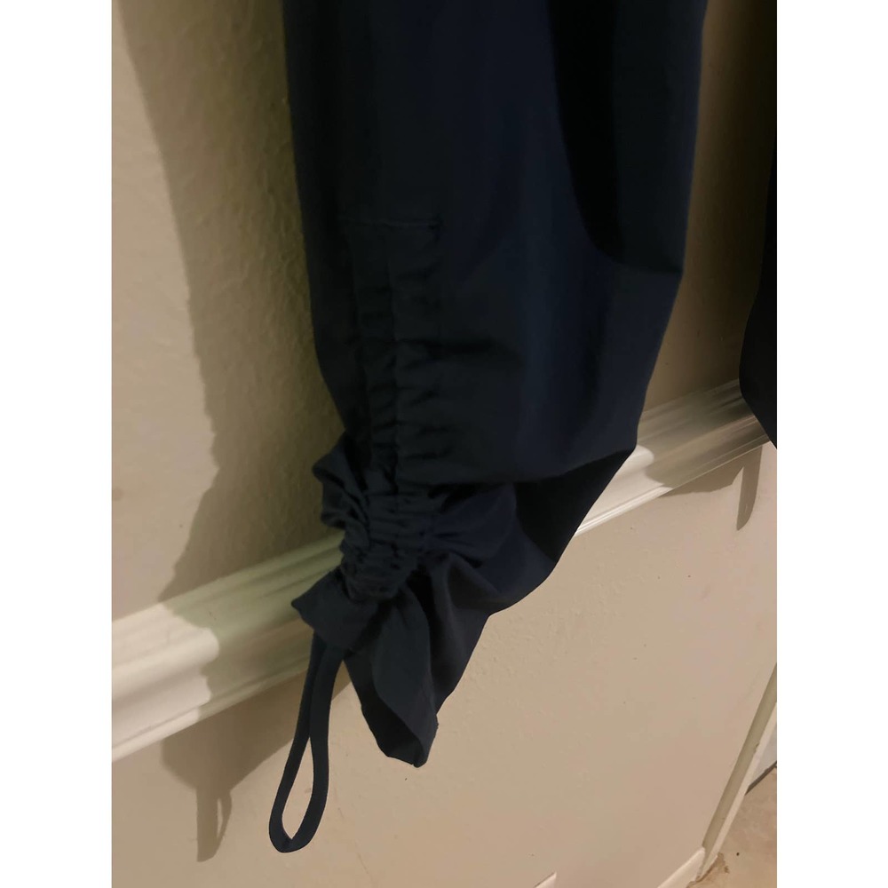 Athleta Women’s Cropped Joggers Black Zipper Front Pockets & Adjustable Length - Picture 4 of 4